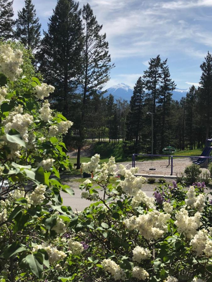 Piccadilly Radium Hot Springs